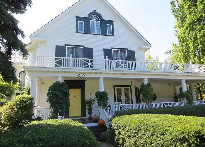 Lakewinds Country Manor Bed & Breakfast Niagara-on-the-Lake